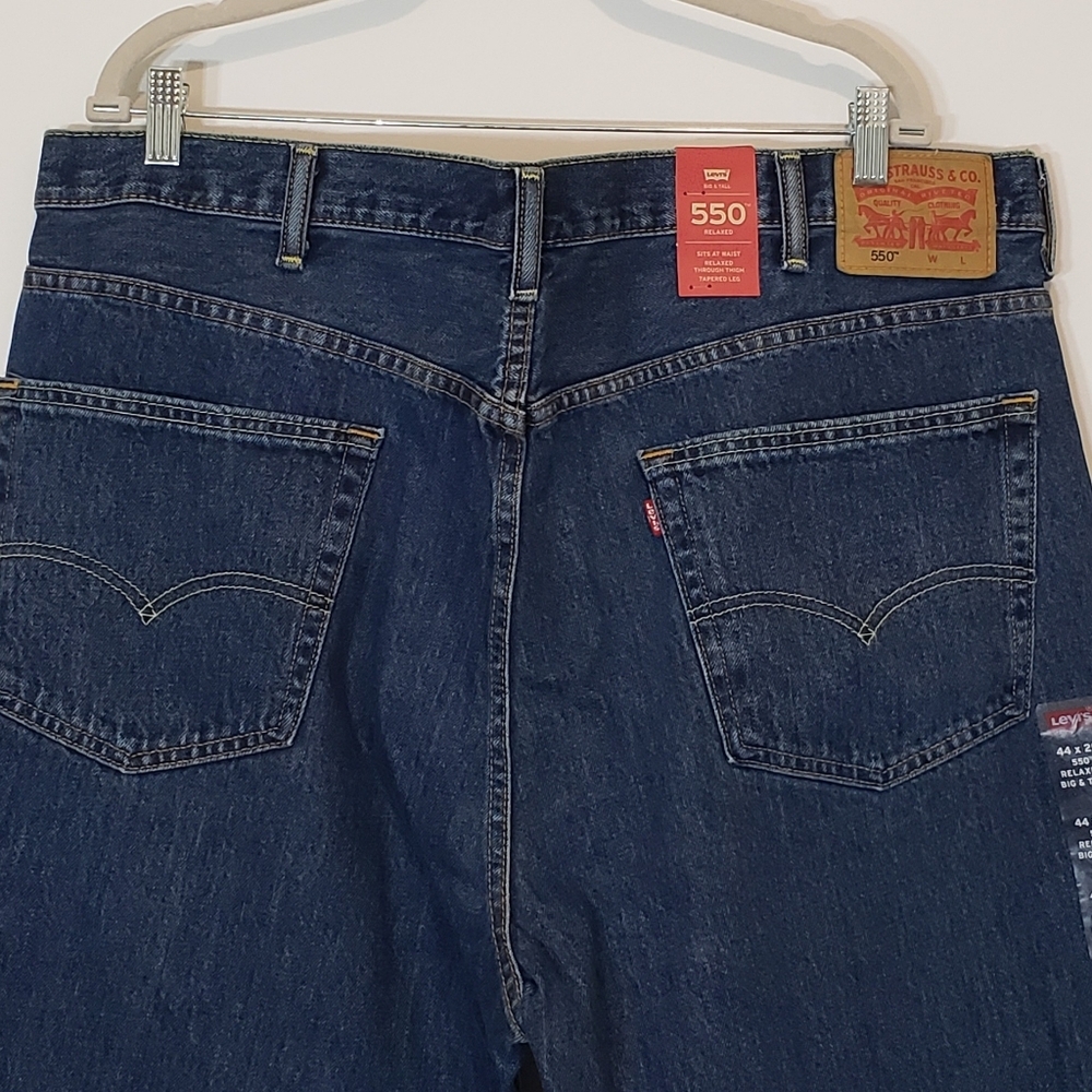 Levi's Jeans Men's Size 44X29 550 Relaxed Fit Dark Wash Brand New With Tags - Picture 2 of 16